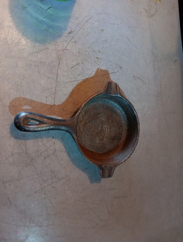 Mini padella in ghisa vintage Wagner Ware 1050 moldatori internazionali lavoratori alleati - Foto 1 di 6
