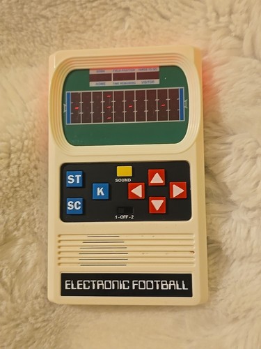 Retro Mattel Electronic Football Hand Held Game Sound Lights Tested Works - Picture 5 of 9
