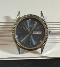 Citizen 6100 Quarts mens day/date watch. non running needs battery.  36mm