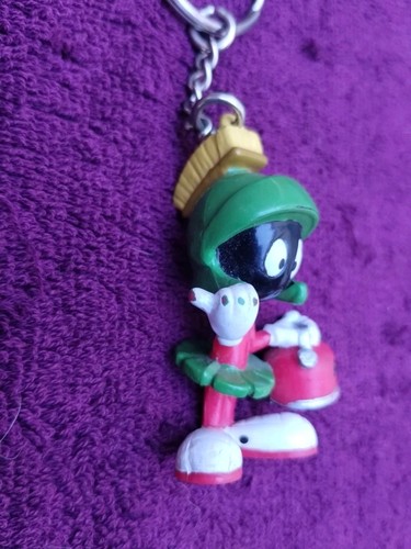 Vintage Marvin The Martian Looney Tunes Keychain Out Of Gas - Picture 3 of 12