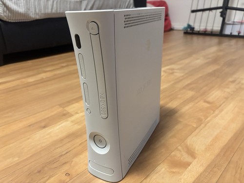 Microsoft Xbox 360 Console - Tested Working - Picture 4 of 9