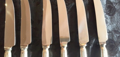 SET OF 6 VINERS VINTAGE WINDSOR PATTERN DESSERT KNIVES SILVER PLATED HANDLES - Picture 8 of 8