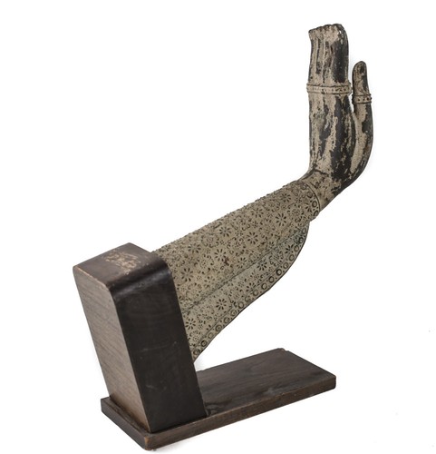 Thai Bronze Arm Fragment, Buddha Mudra Hand Gesture VARADA. 19th century - 第 3/3 張圖片