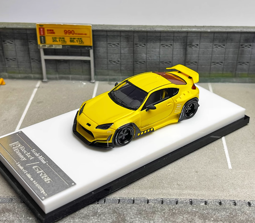 日本限定 Scalemini 1:64 Model Sport Racing Bunny Rocket GR86 Yellow 乗用車