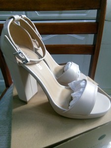 bnwt boohoo heel hi wide ladies shoes nude