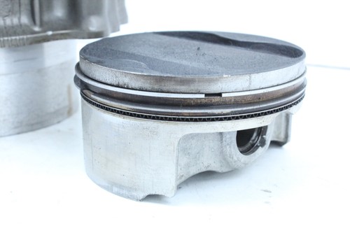 Suzuki TL 1000 S AG Rear Cylinder + Piston M114 - Picture 2 of 5