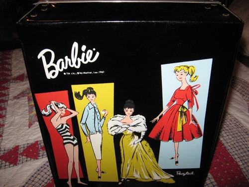 Vintage Barbie Case Trunk Black with Clothes and Accessories! - Picture 24 of 24