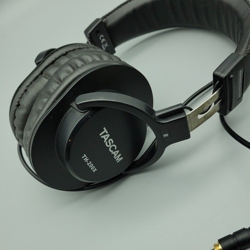 Tascam TH-200X Studio Monitoring Headphones - Picture 3 of 11