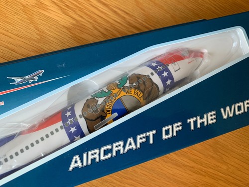 SOUTHWEST MISSOURI Boeing 737 Large SOLID RESIN Model 1/130 737-700 Skymarks NEW - Picture 2 of 12