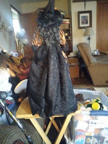 Pier 1 Imports Lucretia Laboo 22" Bruja Nuevo - Imagen 6 de 6