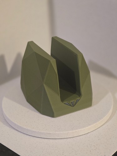 Low Poly Planes Vertical Laptop Stand Desk Holder For Laptop/iPad UK 3D Printed - 第 1/3 張圖片