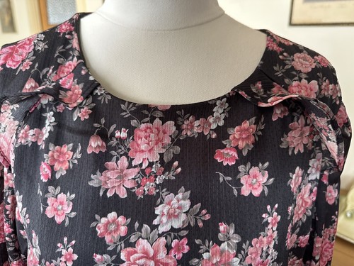 Review Size 14 Black Pink Floral Long Sleeve Lined Dress Elegant Pretty Boho - Picture 3 of 8