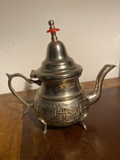 versilberte Teekanne aus Marokko