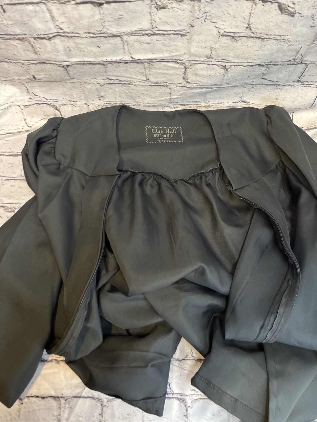 Oak Hall Graduation Gown Black Zipper Fits 5'3" 5'5" Gem