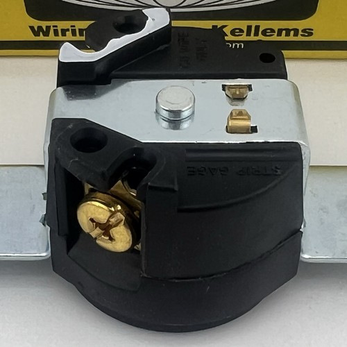 HUBBELL HBL4710 TWIST-LOCK SINGLE RECEPTACLE NIB 15A 125V 2 POLE 3 WIRE - Picture 9 of 10