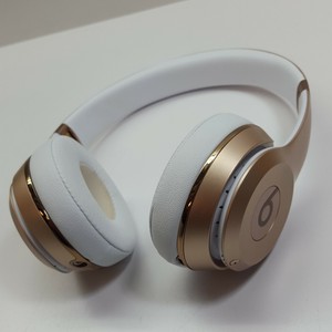 beats solo 3 satin gold