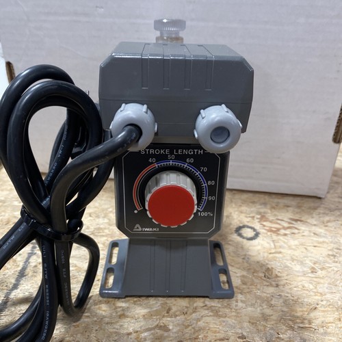 Pompa dosatrice IWAKI EHB15R1-VC usata regolatore EHC-B11UPR - Foto 4 di 5