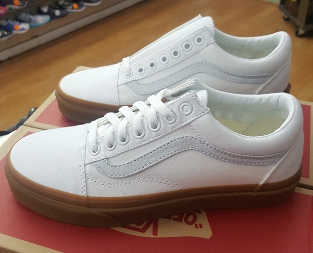 VANS Old Skool Canvas Gum Bottom White Classic Sneaker Vn0a31z9l0g 9 VANS Old Skool Canvas Gum Bottom White Classic Sneaker Vn0a31z9l0g 9