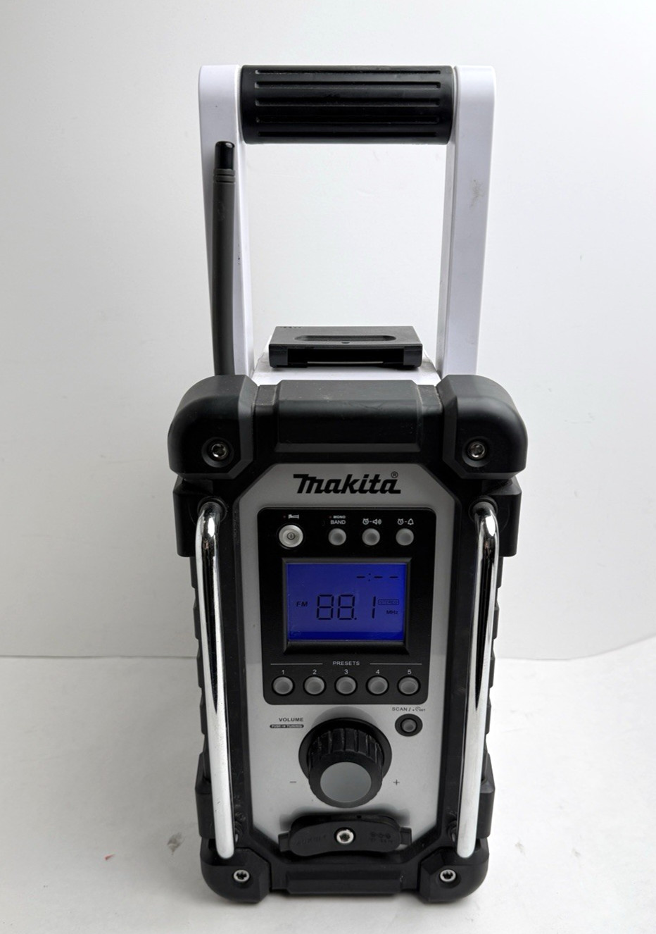 Makita Jobsite Radio XRM02 No Battery Tested