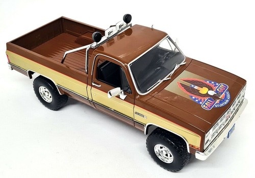 Greenlight 1/18 GMC K-2500 Sierra Grande 1982 Fall Guy Lee Majors Pick Up Truck - Picture 9 of 10