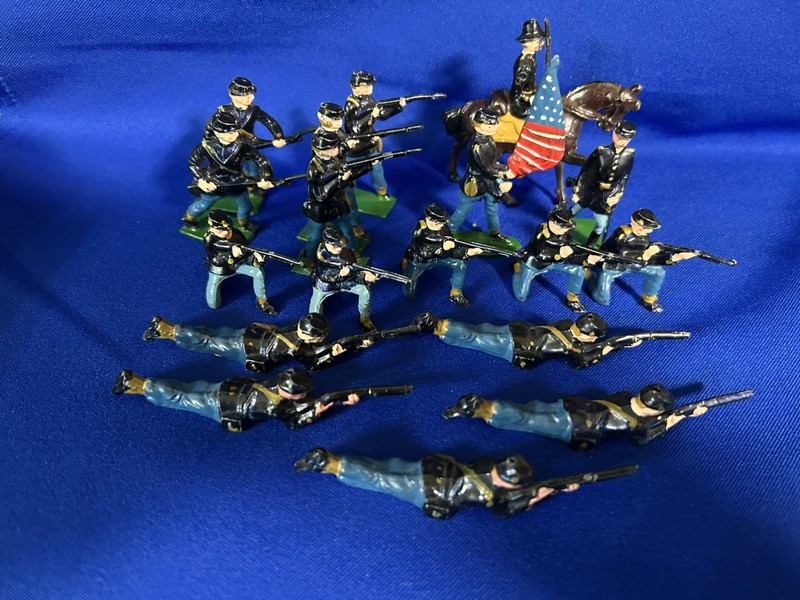 Vintage Johillco (John Hill & CO) Metal Union Soldiers Lot of 18