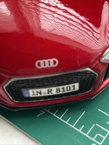 Línea de montaje modelo coche Audi R8 V10 Plus escala 1:24 rojo - Imagen 7 de 11