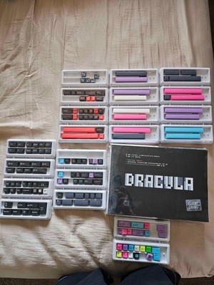 GMK Dracula Core + Highlights + Spacebar (R1+r2) + Minify + Error +Nightcore