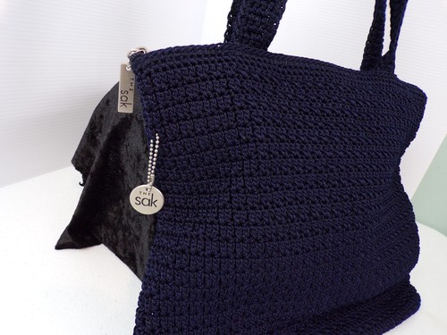 Bolso de Hombro SAK Azul Marino Crochete con Dije - Imagen 2 de 5