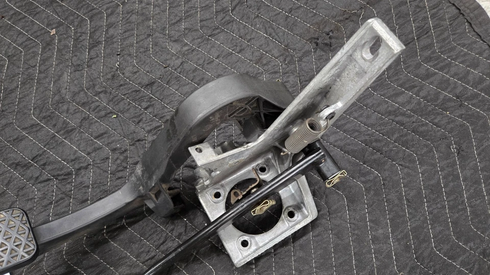 91-99 BMW E36 323 328 M3 Z3 Manual Transmission Clutch Pedal Pad Assembly OEM✅ - Image 3 of 4