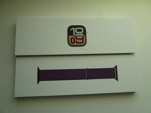 Apple Watch Series 10 GPS 42mm Rose Gold Case w/ Plum Sport Loop MWWK3LW/A - Picture 3 of 4