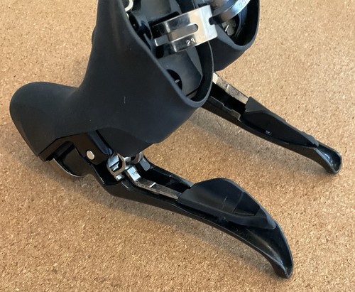 Shimano Ultegra ST-RS685 - 11 Speed Hydraulic Disc Brake Lever STI Shifters - Picture 9 of 10