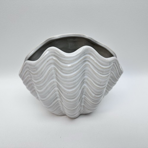 Place and Time Clam Shell Vase - Shell Pot - Beach Decoration - AirBNB Decor - Picture 2 of 5