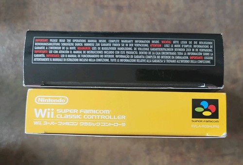 2 Boxed Rare Club Nintendo Exclusive Wii Super NES Famicom Classic Controllers - Picture 4 of 6