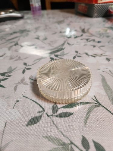 Vintage Helena Rubinstein Clear Cosmetic/Powder/Make Up Box Plastic Signed HR - Picture 7 of 9
