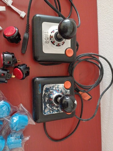 TAC 2 + Joystick Saiwa+Ricambi Saiwa Commodore Amiga Microswitches - Picture 2 of 5