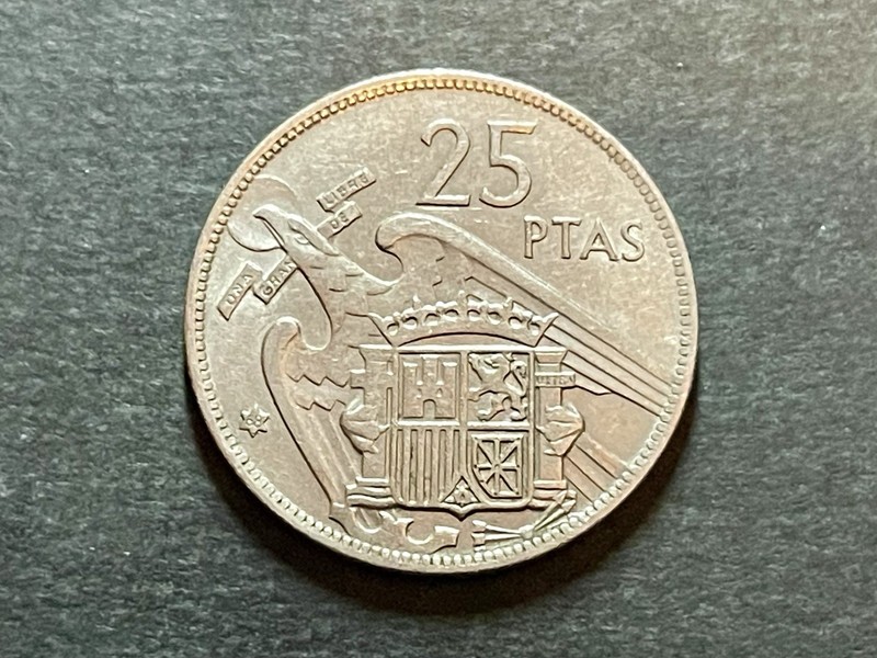 Spain 🇪🇸 25 pesetas •1957 (65 in Star) KM#787 27mm (Franco) Combined Shipping!