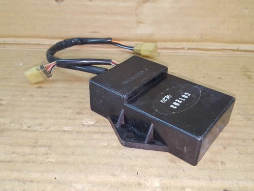 Suzuki RGV250 M/N/P/R/T VJ22A 1991-1996 Zündkerzeneinheit/CDI/ECU/Zündkasten - Bild 2 von 8