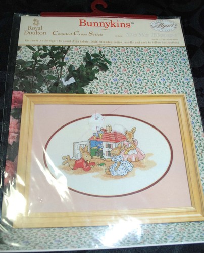ROYAL DOULTON - Bunnykins "Dolls House" Cross Stitch Kit - NEW IN PACKET - Picture 2 of 6