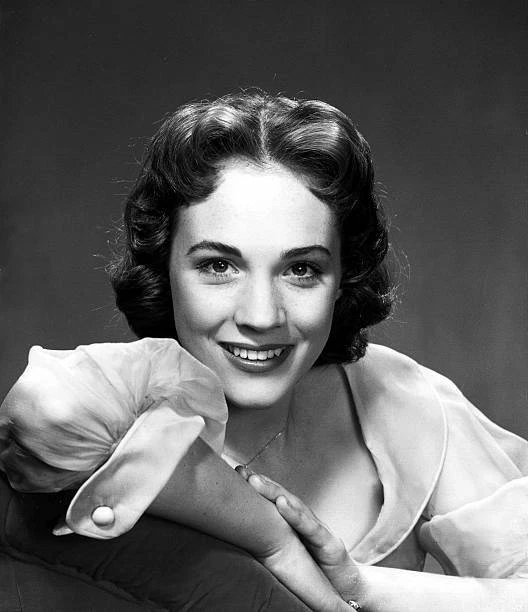 British actress and singer Julie Andrews 1958 studio portrait 1950s Old  Photo | eBay