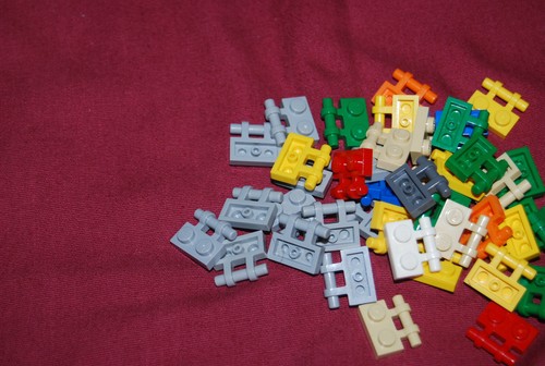 C1 Lego Lot 43 1 x 2 Plates 2540 Handle on Sides Ends Free Green Yellow Tan Gray - Picture 2 of 3