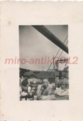 Foto, Nachl. Kriegsm. s.Beschr. Sperrbrecher 5, Freizeit Hafen Brest 3, 5026-324