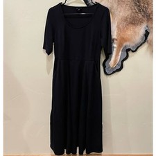 Torrid Black Short Sleeve Scoop Neck Black Dress Pockets Size 00