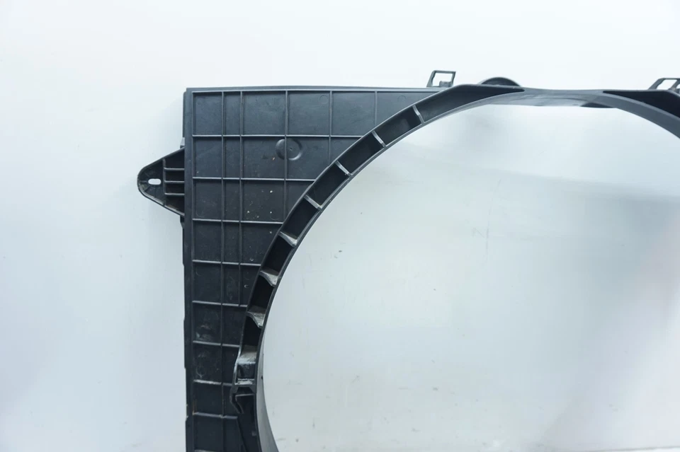 2016-2019 Nissan Titan XD OEM 5.0L Radiator Fan Shroud Assembly - Image 2 of 4