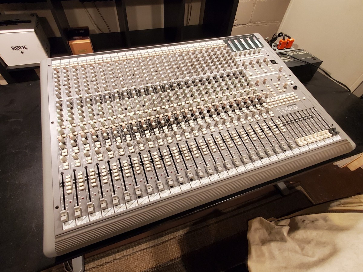 Soundtracs Topaz 24 channel 8 buss mixer Console | eBay