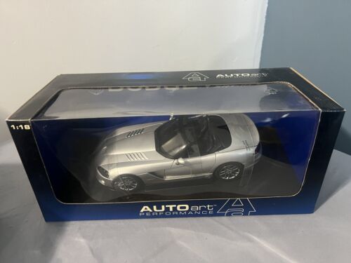 Auto Art Dodge Viper SRT-10 Silver 1:18 Diecast New Banded RARE