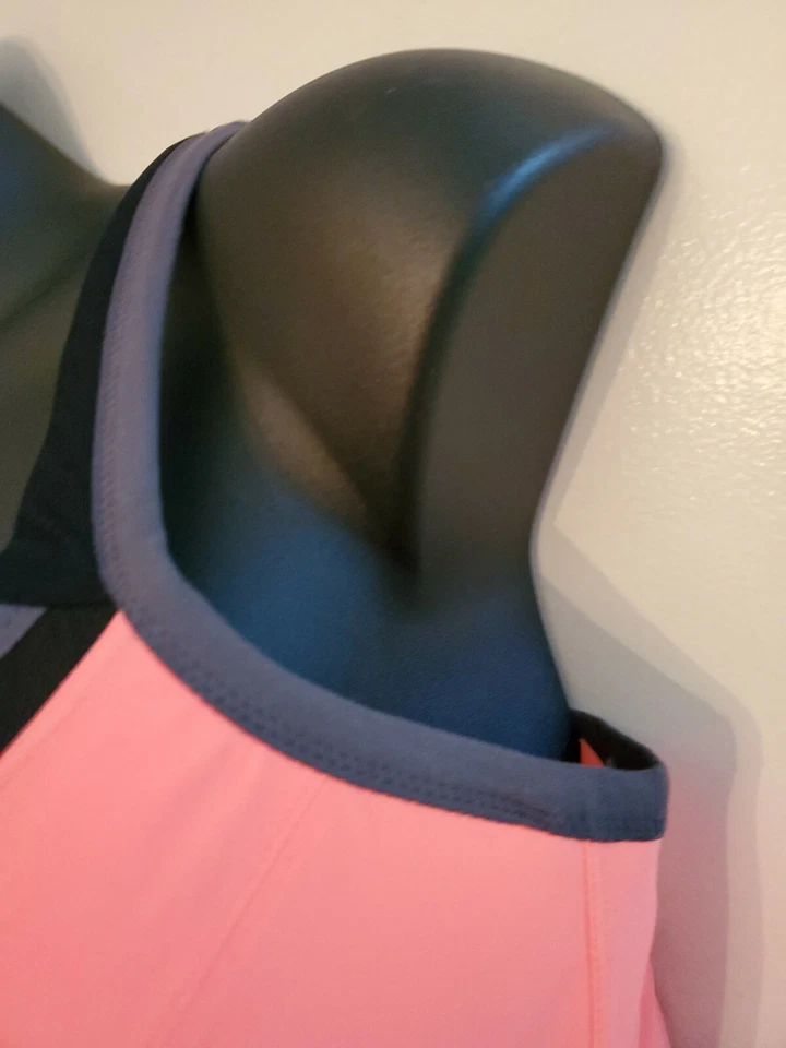 Sujetador deportivo Torrid Active para mujer talla 44D/color melocotón/usado en excelente estado Foto 3 de 4