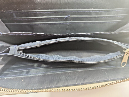 Spencers Stitch Stay Weird Zip Wallet Lilo & Stitch Womens  - Bild 4 von 6