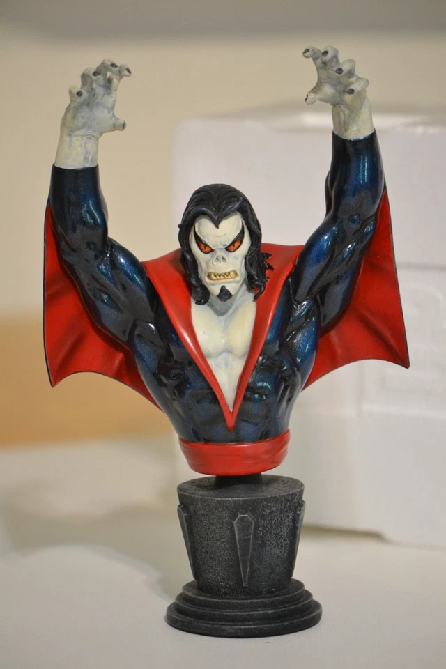Morbius Marvel Bowen 迷你胸围限量版 #2918 of 3000 蜘蛛侠敌人 — 第 2/4 张图片