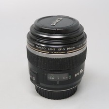 Canon EF-S 60mm f/2.8 USM レンズ　フード付き Canon EF-S 60mm f/2.8 USM レンズ フード付き Canon EF-S 60mm