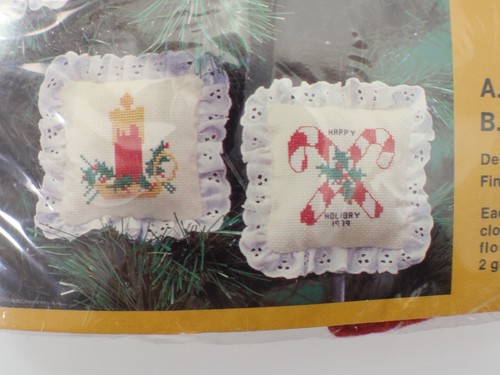 The Creative Circle HAPPY HOLIDAYS #2159 2 pezzi kit artigianale vintage Natale - Foto 2 di 5